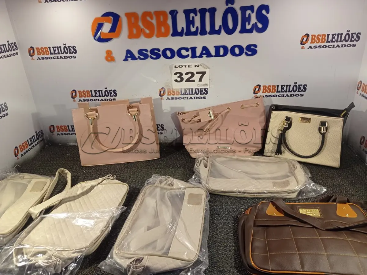 LOTE 327 - 13 - BOLSAS NECESSAIRE LIPO MANUAL CORPS LIGNEA E 04 BOLSAS DIVERSAS. (NO ESTADO, NÃO SABEMOS SE FUNCIONA. LEILÃO NÃO TEM GARANTIA E NEM DEVOLUÇÃO, SUJEITO A POSSÍVEIS AVARIAS VISÍVEIS/OCULTAS E/OU AUSÊNCIA DE COMPONENTES)