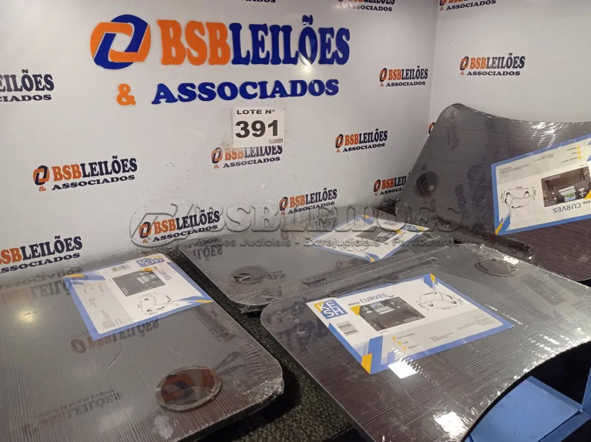 LOTE 391 - 04 - MESAS NOTEBOOK (NO ESTADO, NÃO SABEMOS SE FUNCIONA. LEILÃO NÃO TEM GARANTIA E NEM DEVOLUÇÃO, SUJEITO A POSSÍVEIS AVARIAS VISÍVEIS/OCULTAS E/OU AUSÊNCIA DE COMPONENTES)