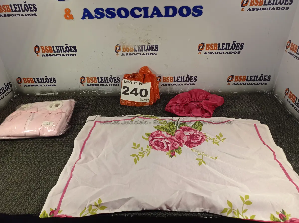 LOTE 240 - 10 - ITENS DE ENXOVAIS DIVERSOS (NO ESTADO, NÃO SABEMOS SE FUNCIONA. LEILÃO NÃO TEM GARANTIA E NEM DEVOLUÇÃO, SUJEITO A POSSÍVEIS AVARIAS VISÍVEIS/OCULTAS E/OU AUSÊNCIA DE COMPONENTES)