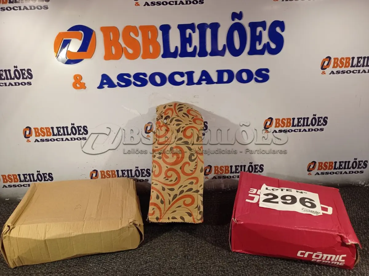 LOTE 296 - 03 – PARES DE CALÇADOS FEMININOS Nº 35 (NO ESTADO, NÃO SABEMOS SE FUNCIONA. LEILÃO NÃO TEM GARANTIA E NEM DEVOLUÇÃO, SUJEITO A POSSÍVEIS AVARIAS VISÍVEIS/OCULTAS E/OU AUSÊNCIA DE COMPONENTES)