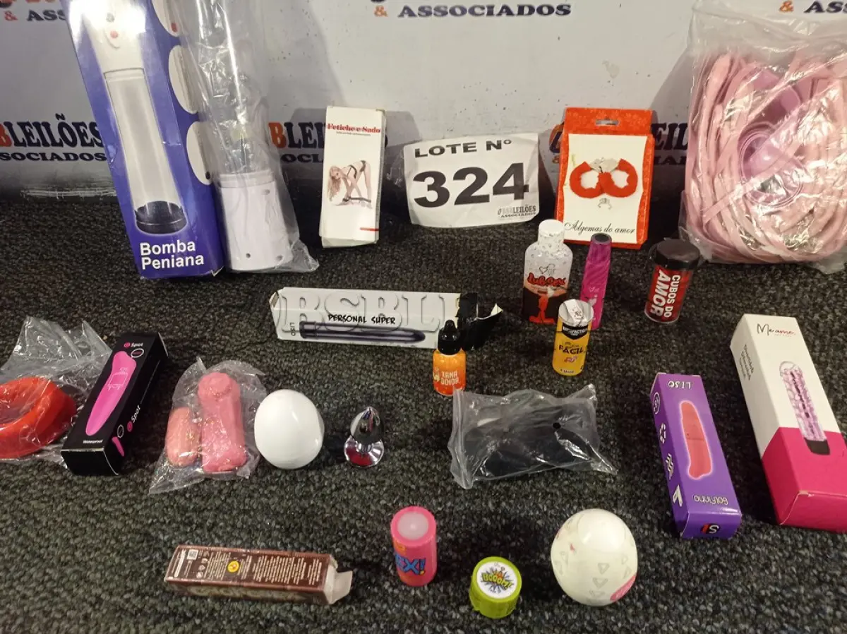 LOTE 324 - 21 – ITENS SEX SHOP DIVERSOS (NO ESTADO, NÃO SABEMOS SE FUNCIONA. LEILÃO NÃO TEM GARANTIA E NEM DEVOLUÇÃO, SUJEITO A POSSÍVEIS AVARIAS VISÍVEIS/OCULTAS E/OU AUSÊNCIA DE COMPONENTES)