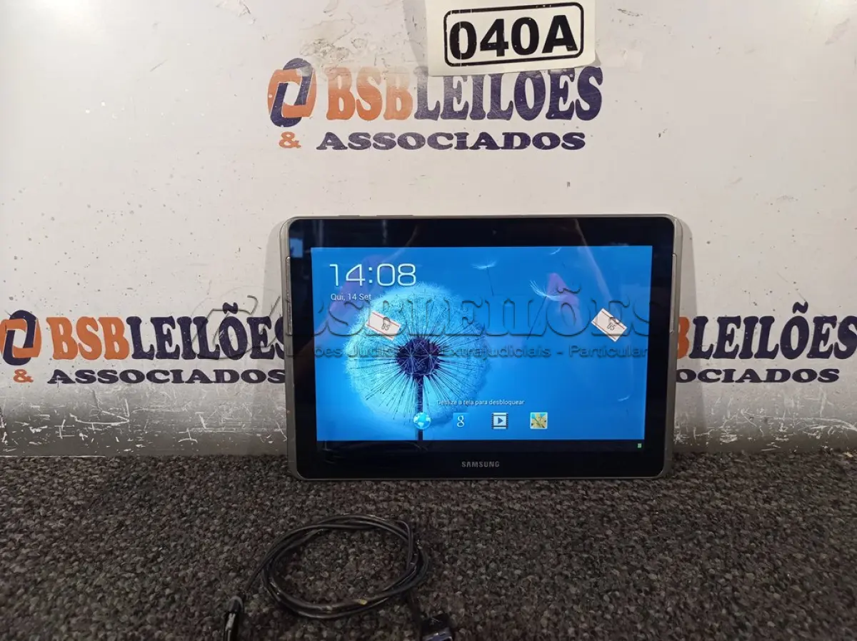 LOTE 040 - 01 TABLETE SAMSUNG TAB 2  16GB, WIFI, MODELO GT-P5110 (NO ESTADO, NÃO SABEMOS SE FUNCIONA. LEILÃO NÃO TEM GARANTIA E NEM DEVOLUÇÃO, SUJEITO A POSSÍVEIS AVARIAS VISÍVEIS/OCULTAS E/OU AUSÊNCIA DE COMPONENTES)