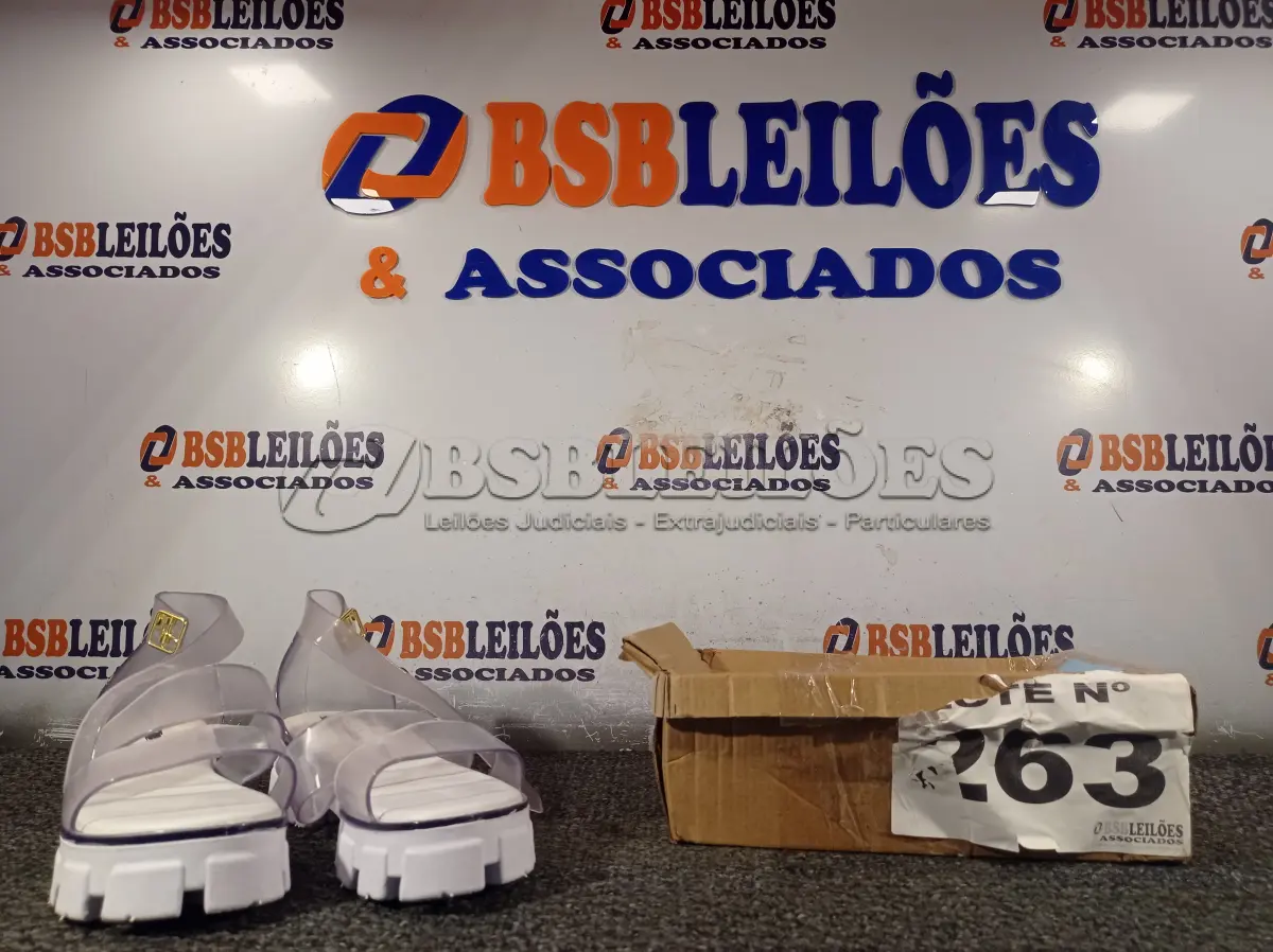 LOTE 263 - 02 – PARES DE CALÇADOS FEMININO Nº 38 (NO ESTADO, NÃO SABEMOS SE FUNCIONA. LEILÃO NÃO TEM GARANTIA E NEM DEVOLUÇÃO, SUJEITO A POSSÍVEIS AVARIAS VISÍVEIS/OCULTAS E/OU AUSÊNCIA DE COMPONENTES)