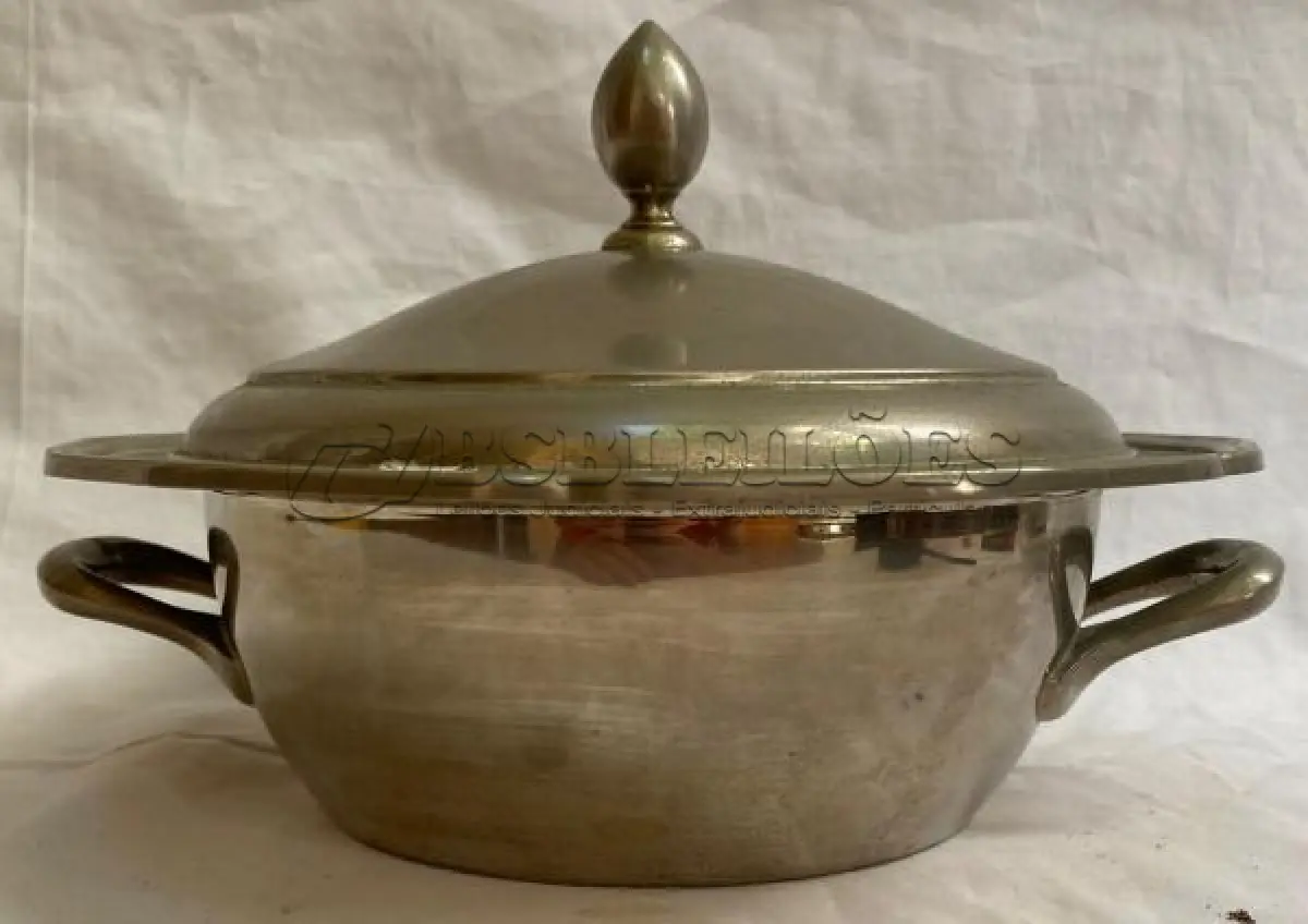 LOTE 339 - 1 SOPEIRA EM METAL ESPESSURADO A PRATA. (NO ESTADO)
