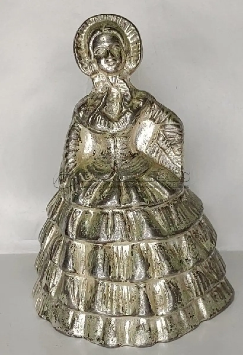 LOTE 211 - MANTEIGUEIRA EM METAL ESPESSURADO A PRATAE SINO EM METAL NIQUELADO, 11CM (NO ESTADO)