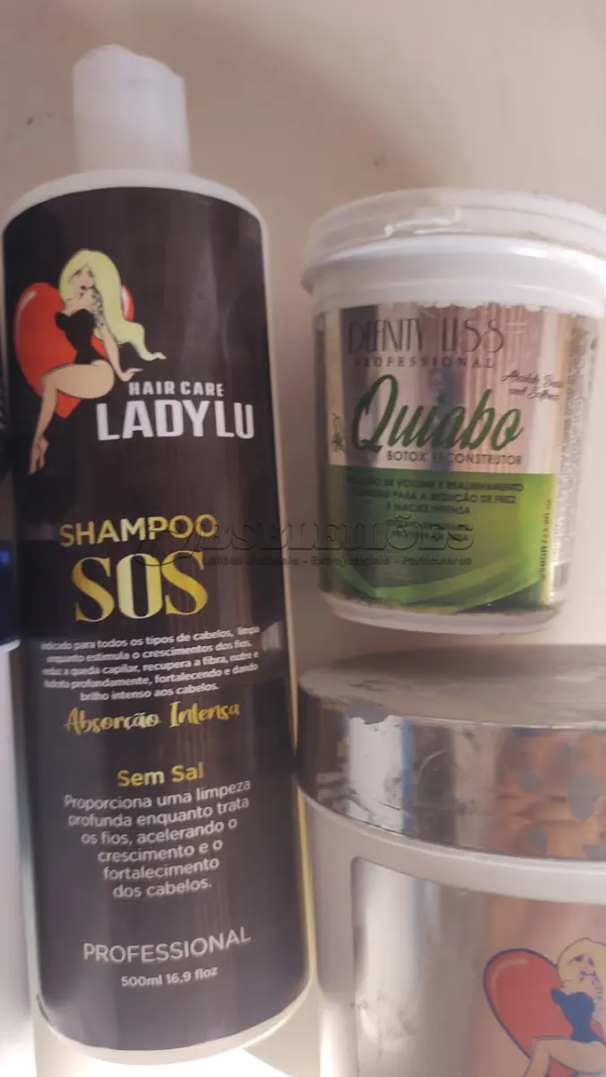 LOTE 382 - KIT PRA SALÃO MARCAS CONHECIDA EM SP E RIO DE JANEIRO KIT DESSE VALE MAIS DE 300 REAIS. (NO ESTADO)