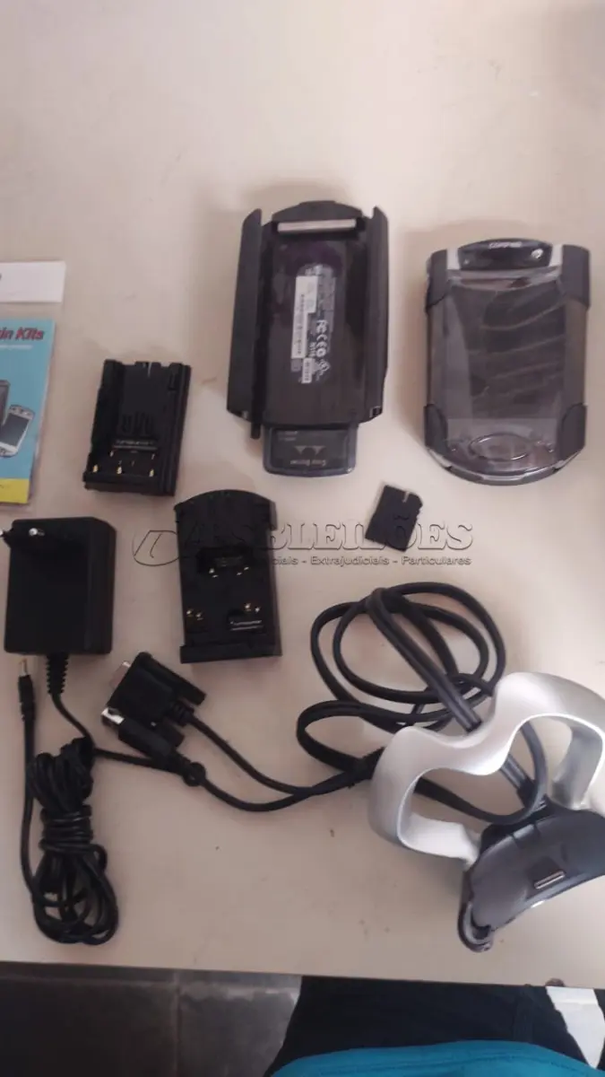 LOTE 427 - 02 IPAQ MARCA COMPAQ COM ACESSÓRIOS (NO ESTADO)