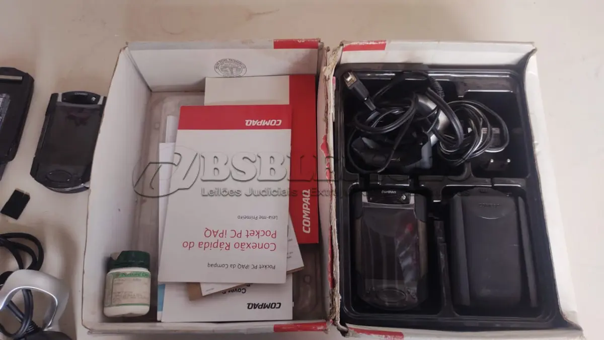 LOTE 427 - 02 IPAQ MARCA COMPAQ COM ACESSÓRIOS (NO ESTADO)