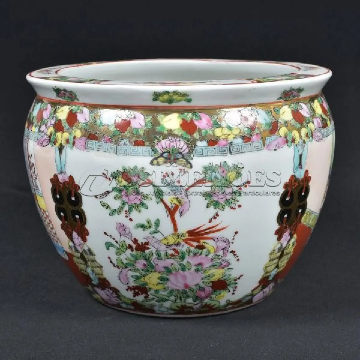 LOTE 198 - VAZO DE PORCELANA CHINESA.ALTURA 20 CM E  26 CM DIÂMETRO (NO ESTADO)