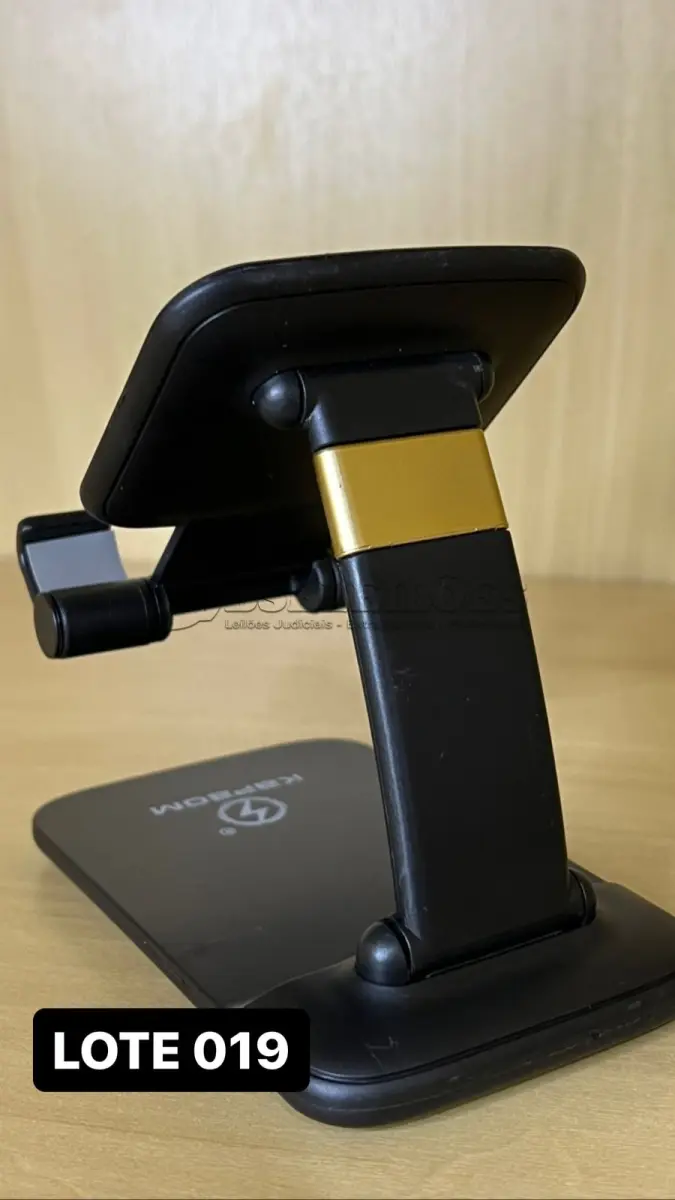 LOTE 019 - 01 SUPORTE PARA CELULAR 360 GRAUS(NO ESTADO)