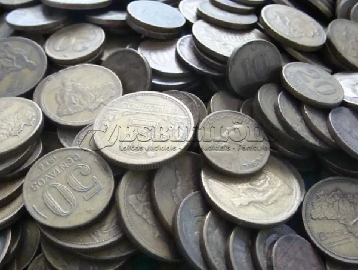 LOTE 318 - COLEÇÃO COM 1,800 - 1 QUILOS E 800 GRAMAS - COM MOEDAS RARAS PRA COLECIONADORES (NO ESTADO)