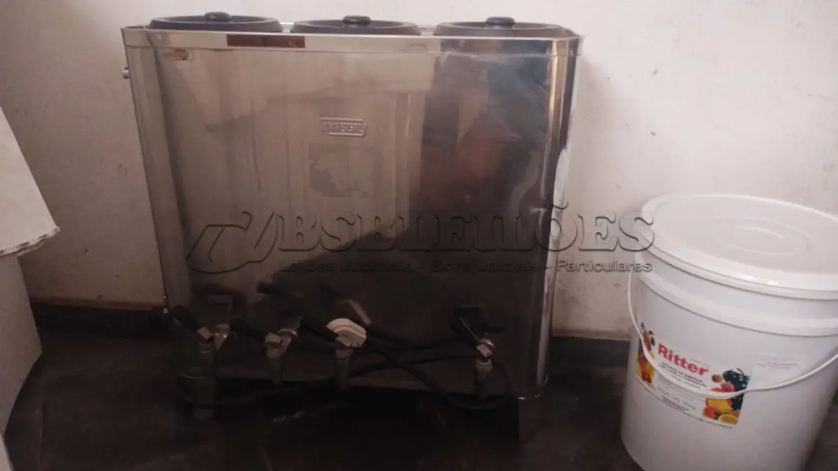 LOTE 426 - CAFETEIRA  EM INOX (NO ESTADO)
