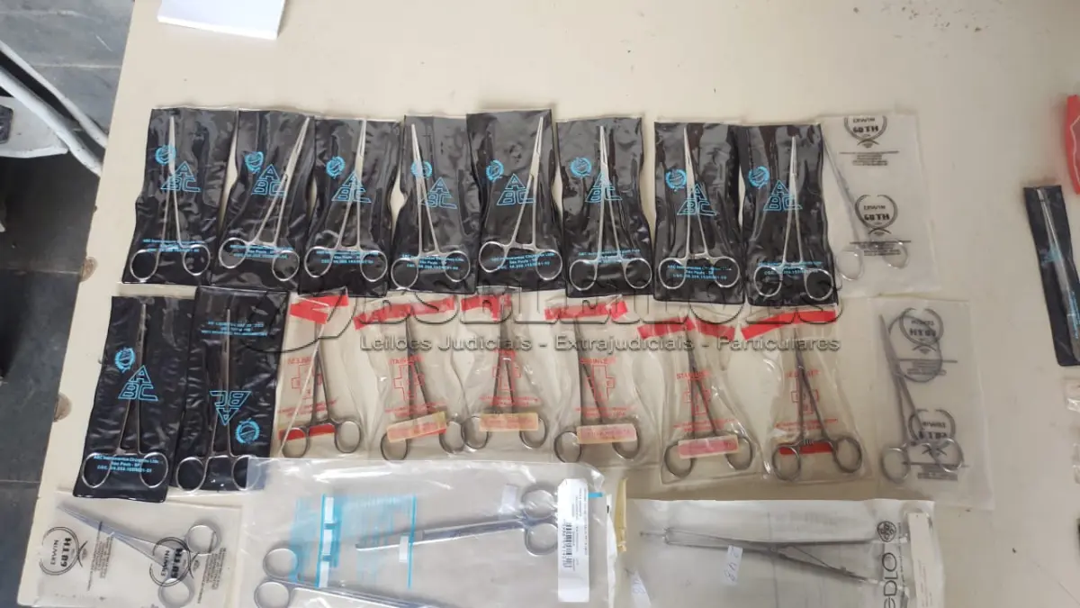 LOTE 364 - LOTE COM 65 EQUIPAMENTOS ODONTOLÓGICOS (NO ESTADO)
