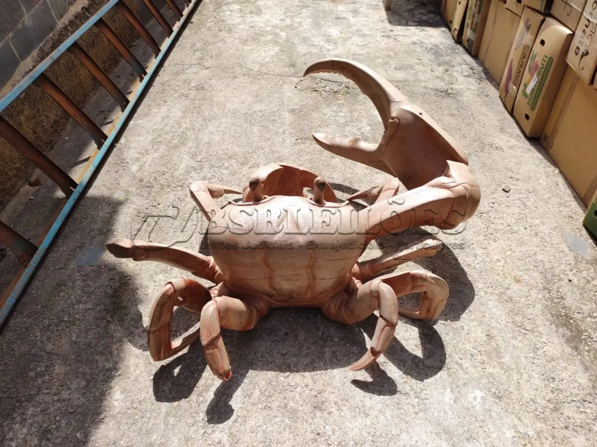 LOTE 243 - RARA E ÚNICA ESCULTURA DE CARANGUEJO IMPORTADA PEÇA RARÍSSIMA  (NO ESTADO)