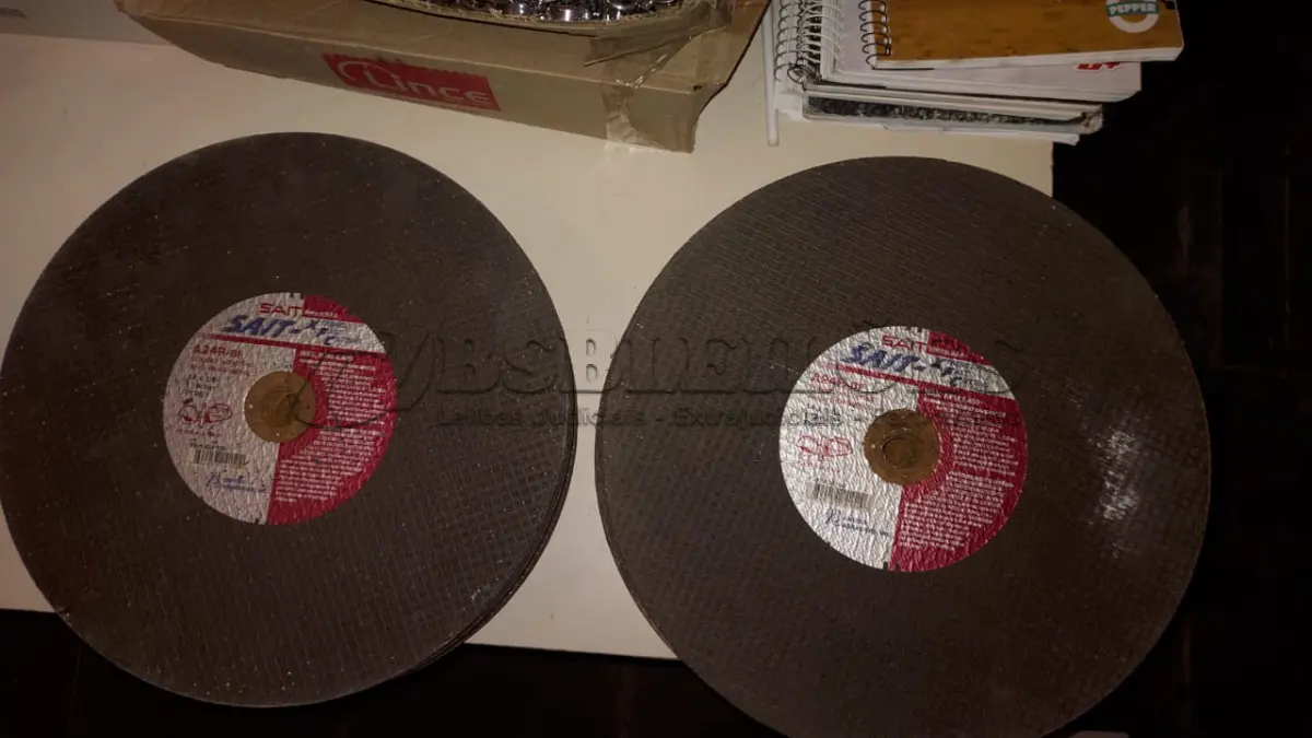 LOTE 410 - LOTE COM 36 DISCOS DE POLICORTES (NO ESTADO)