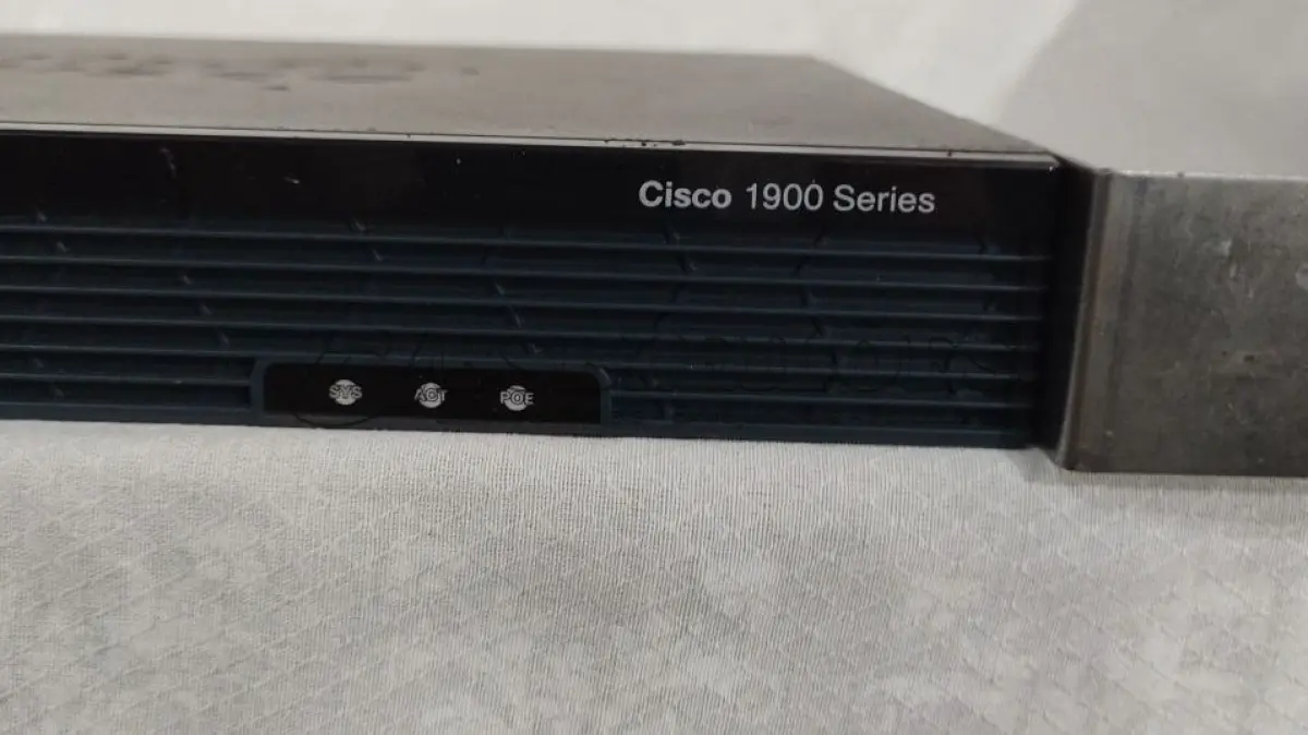 LOTE 352 - APPLAINCE CISCO 1905 RETIRADA DO LOCAL FUNCIONANDO (NO ESTADO)