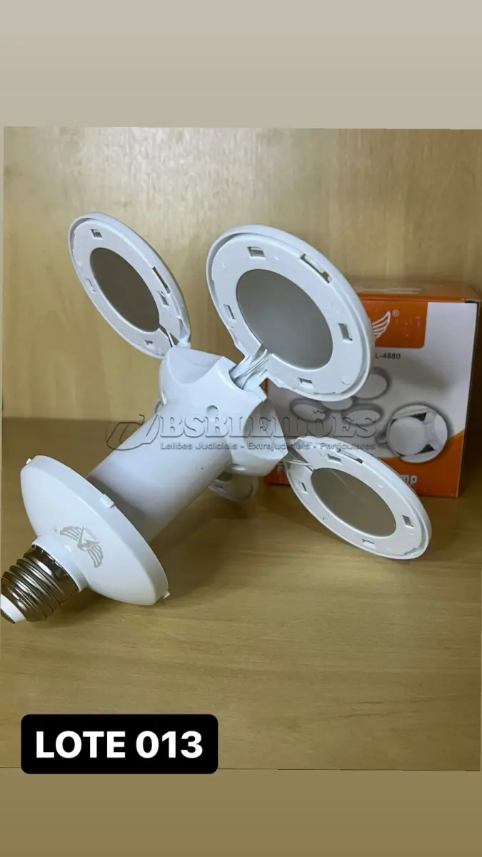 LOTE 013 - 01 LÂMPADA MULTILED EM FORMATOS ADAPTÁVEIS (NO ESTADO)