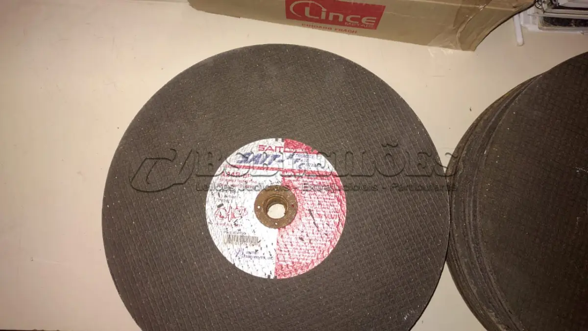 LOTE 410 - LOTE COM 36 DISCOS DE POLICORTES (NO ESTADO)