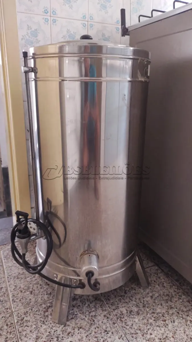 LOTE 424 - CAFETEIRA  EM INOX (NO ESTADO)