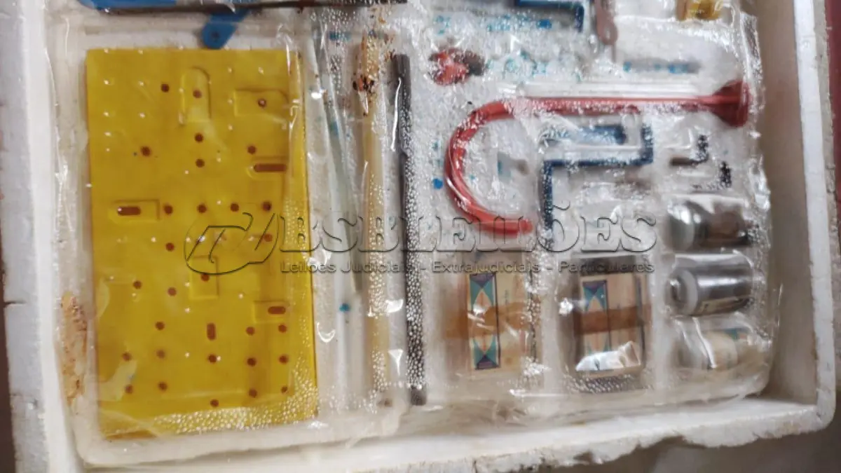 LOTE 526 - BRINQUEDO MINI LABORATÓRIO EXITUS (NO ESTADO)