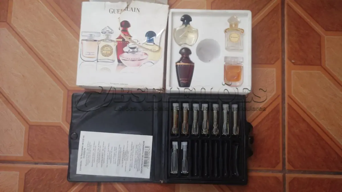 LOTE 488 - COLEÇÃO MINIATURAS DE PERFUMES (NO ESTADO)