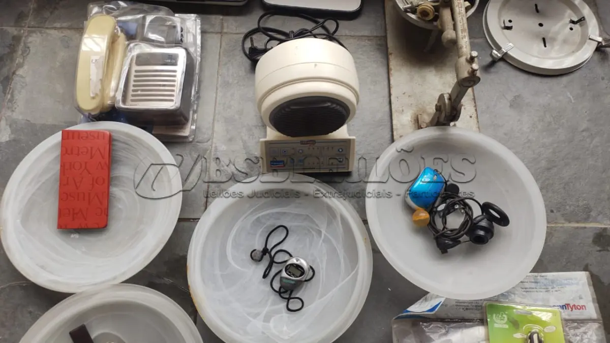 LOTE 436 - LOTE COM DIVERSOS ITENS (NO ESTADO)