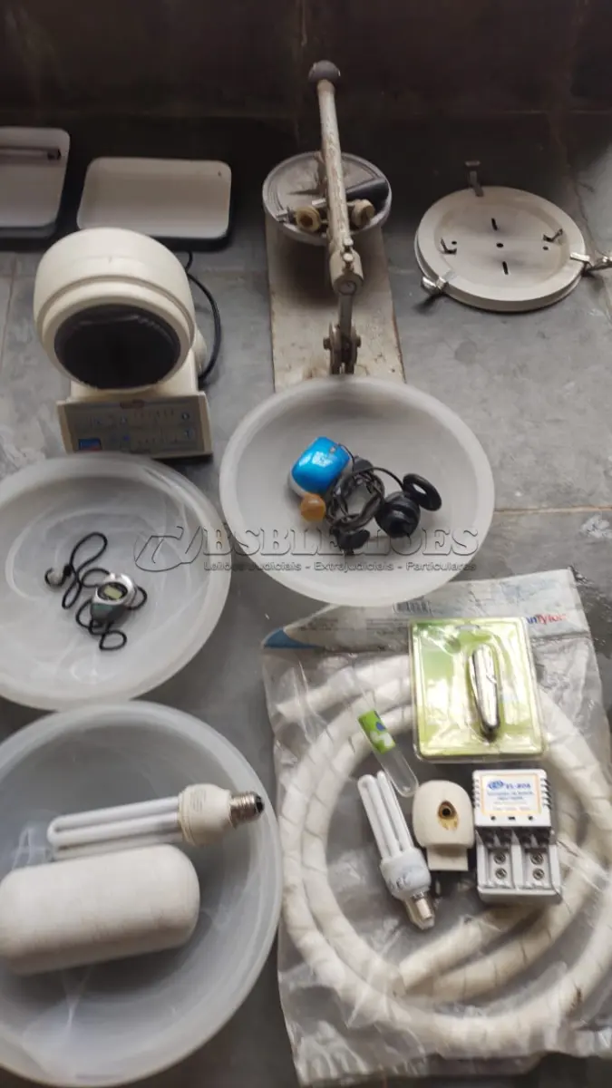 LOTE 436 - LOTE COM DIVERSOS ITENS (NO ESTADO)