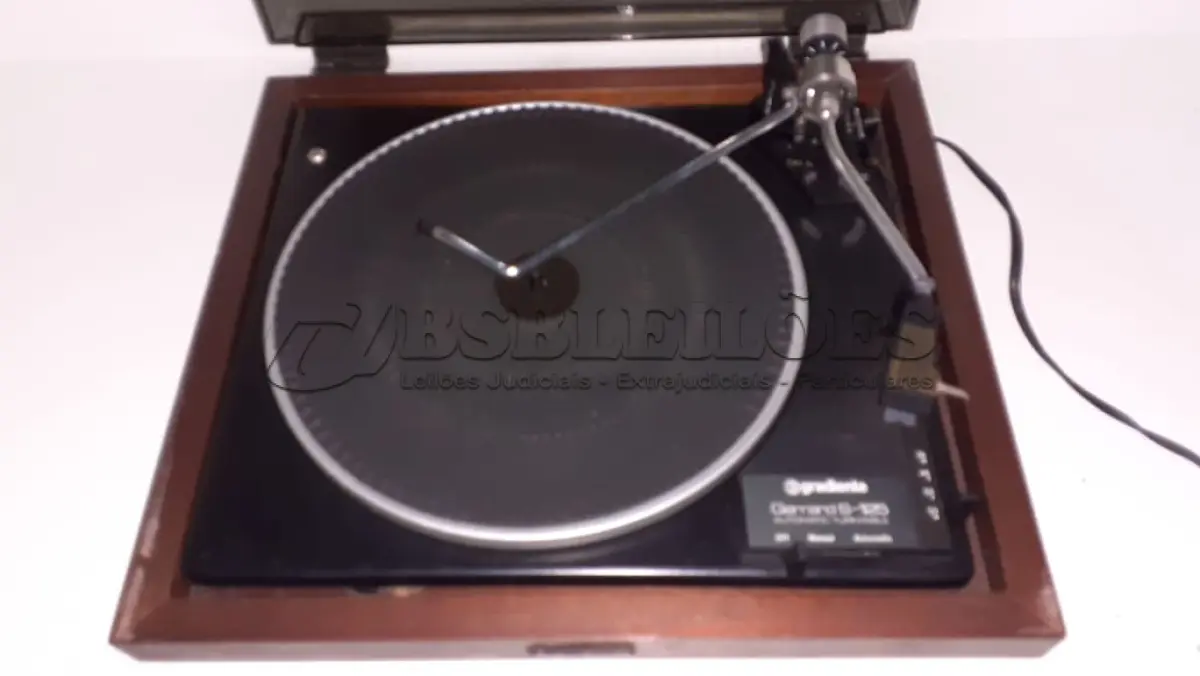 LOTE 433 - TOCA DISCO GRADIENTE GARRAND S-125 FUNCIONANDO PERFEITAMENTE (NO ESTADO)