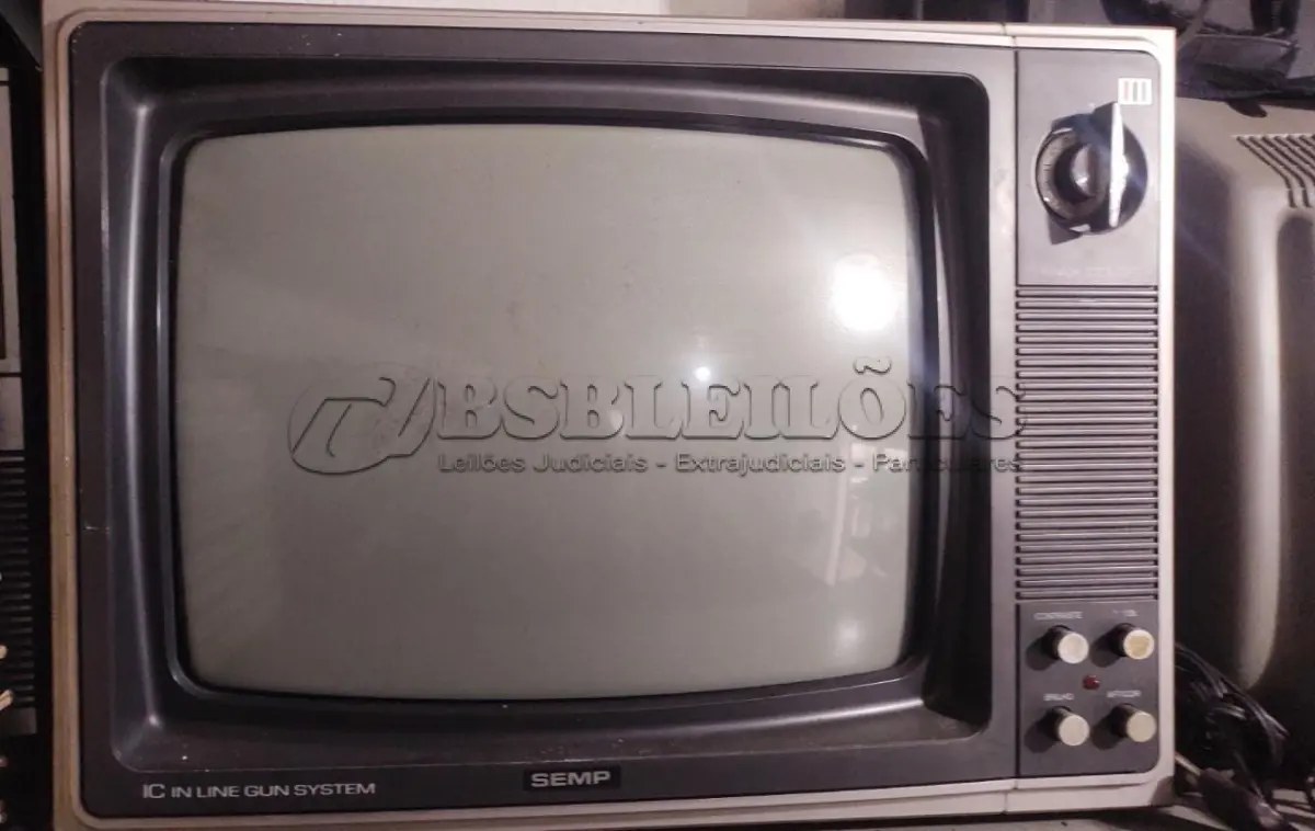 LOTE 469 - TV ANTIGA SEMP MAX COLOR  FUNCIONANDO ATE O MOMENTO (NO ESTADO)