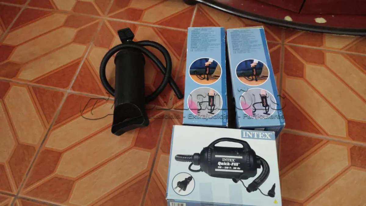 LOTE 492 - LOTE COM 3 BOMBAS DE ENCHER CAMA E PISCINA INFLÁVEL,DUAS MANUAIS,E UMA ELÉTRICA (NO ESTADO)