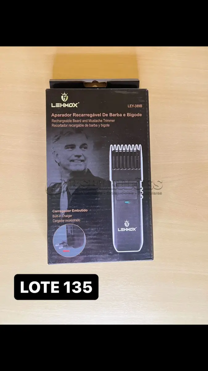 LOTE 135 - 01 BARBEADOR/ APARADOR DE PELOS COM ACESSÓRIOS (NO ESTADO)