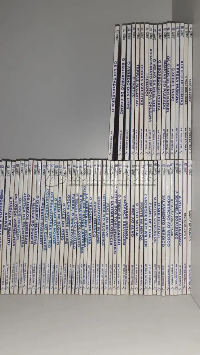 LOTE 583 - LOTE COM 220 GIBIS TEX EDITORA MYTHOS (NO ESTADO)