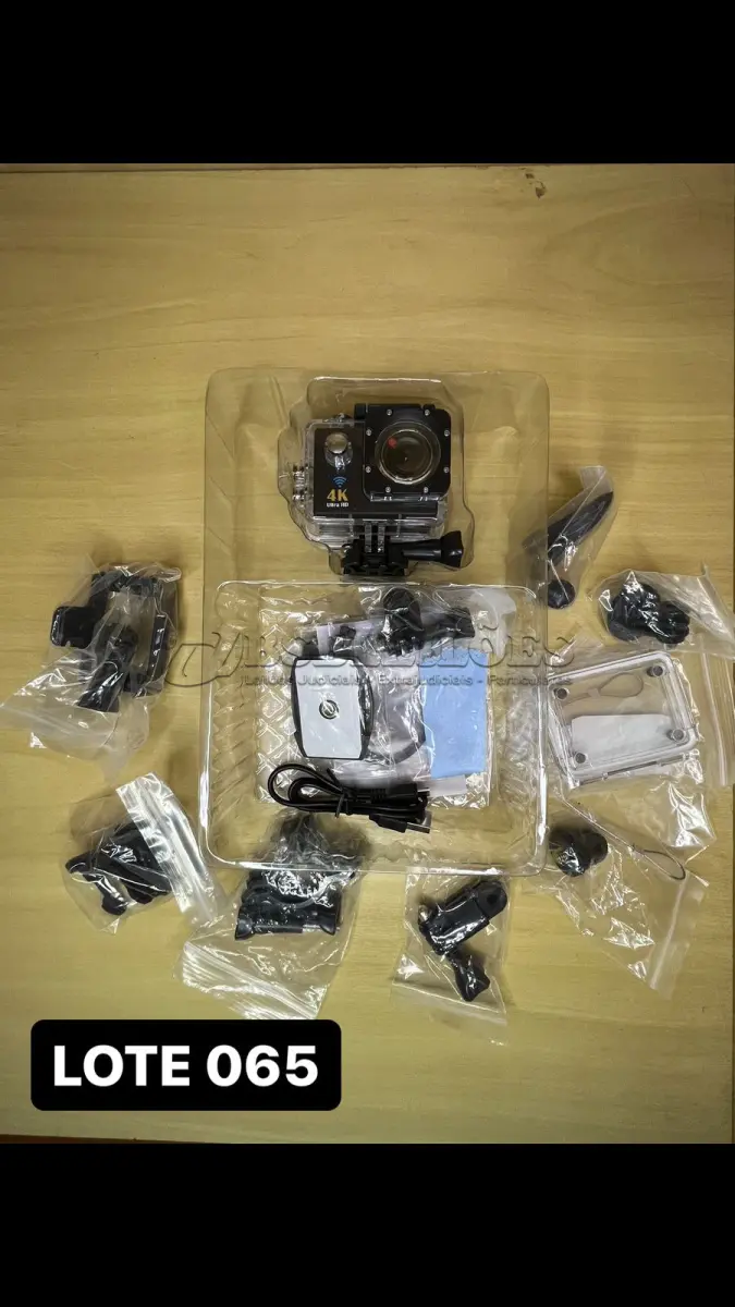 LOTE 065 - 01 CÂMERA ESPORTIVA 4K SPORTS ULTRAWIDE (NO ESTADO)