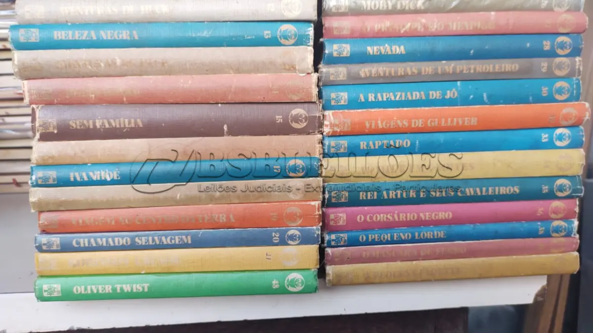 LOTE 618 - COLEÇÃO CLÁSSICOS DA LITERATURA JUVENIL COM 39 VOLUMES (NO ESTADO)