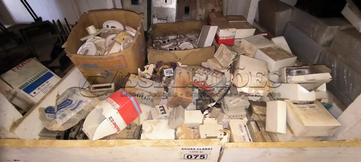 LOTE 075 - 01 LOTE COM SENSORES DE FUMAÇA, MÓDULOS ISOLADORES DE CURTO E DISJUNTORES (NO ESTADO)