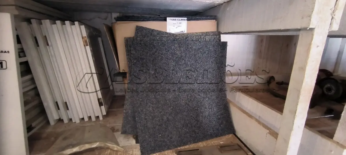 LOTE 062 - 01 LOTE COM CARPETE 0,50CM X0,50CM (NO ESTADO)