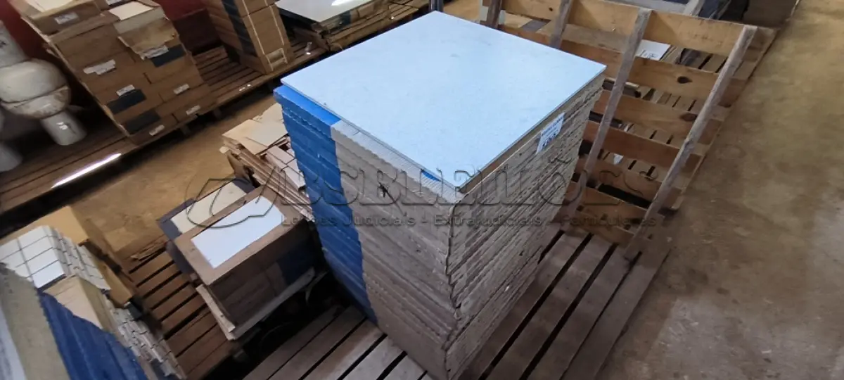 LOTE 190 - 30 CAIXAS DE PISO PORTOBELLO 60CM X 60CM BRAVA BIANCO (NO ESTADO)