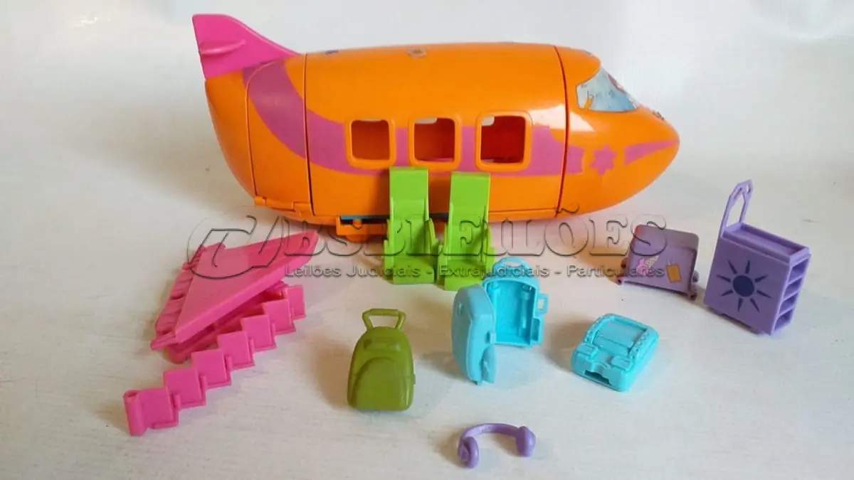 LOTE 661 - LOTE COM BRIQUEDOS DA QUARTO POLLY FASHION E AVIÃO DA POLLY POCKET MATTEL (NO ESTADO)