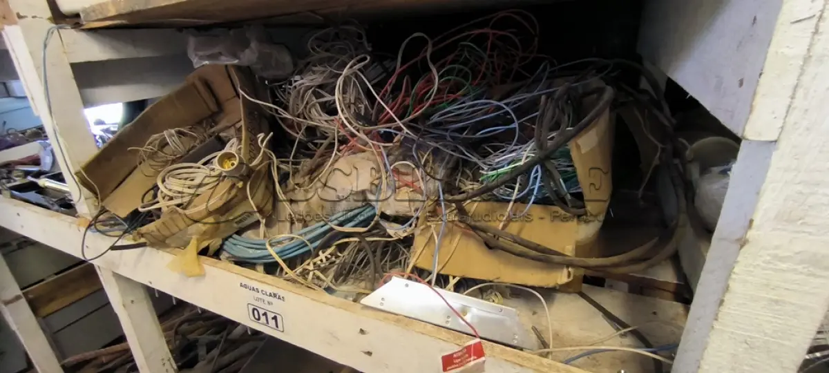 LOTE 011 - 01 LOTE COM FIOS ELÉTRICOS DIVERSOS (NO ESTADO)