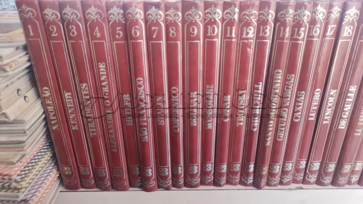 LOTE 641 - BIBLIOTECA DE HISTÓRIA - GRANDES PERSONAGENS DE TODOS OS TEMPOS - 40 VOLUMES (NO ESTADO)