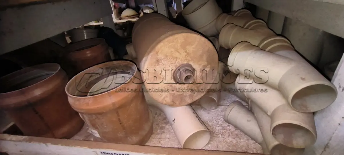 LOTE 151 - 01 LOTE COM JUNÇÃO PARA ESGOTO DIVERSOS TAMANHOS (NO ESTADO)