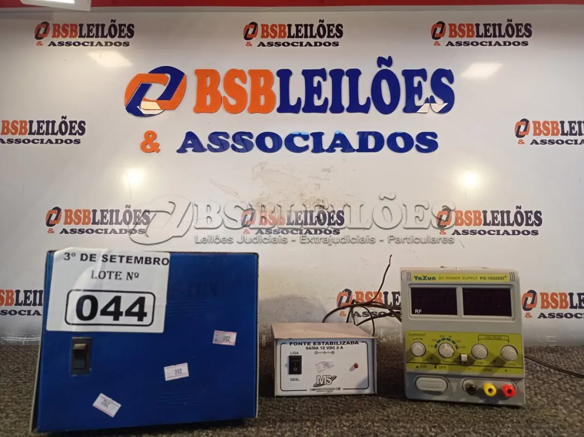 LOTE 044 - 01 ESTABILIZADOR E 02 FONTES MARCAS E MODELOS DIVERSOS. (NO ESTADO) ATENÇÃO! FAZER A VISITAÇÃO ANTES DE ARREMATAR, NÃO SABEMOS SE FUNCIONA. LEILÃO NÃO TEM GARANTIA E NEM DEVOLUÇÃO, SUJEITO A POSSÍVEIS AVARIAS VISÍVEIS/OCULTAS E/OU AUSÊNCIA DE COMPONENTES.