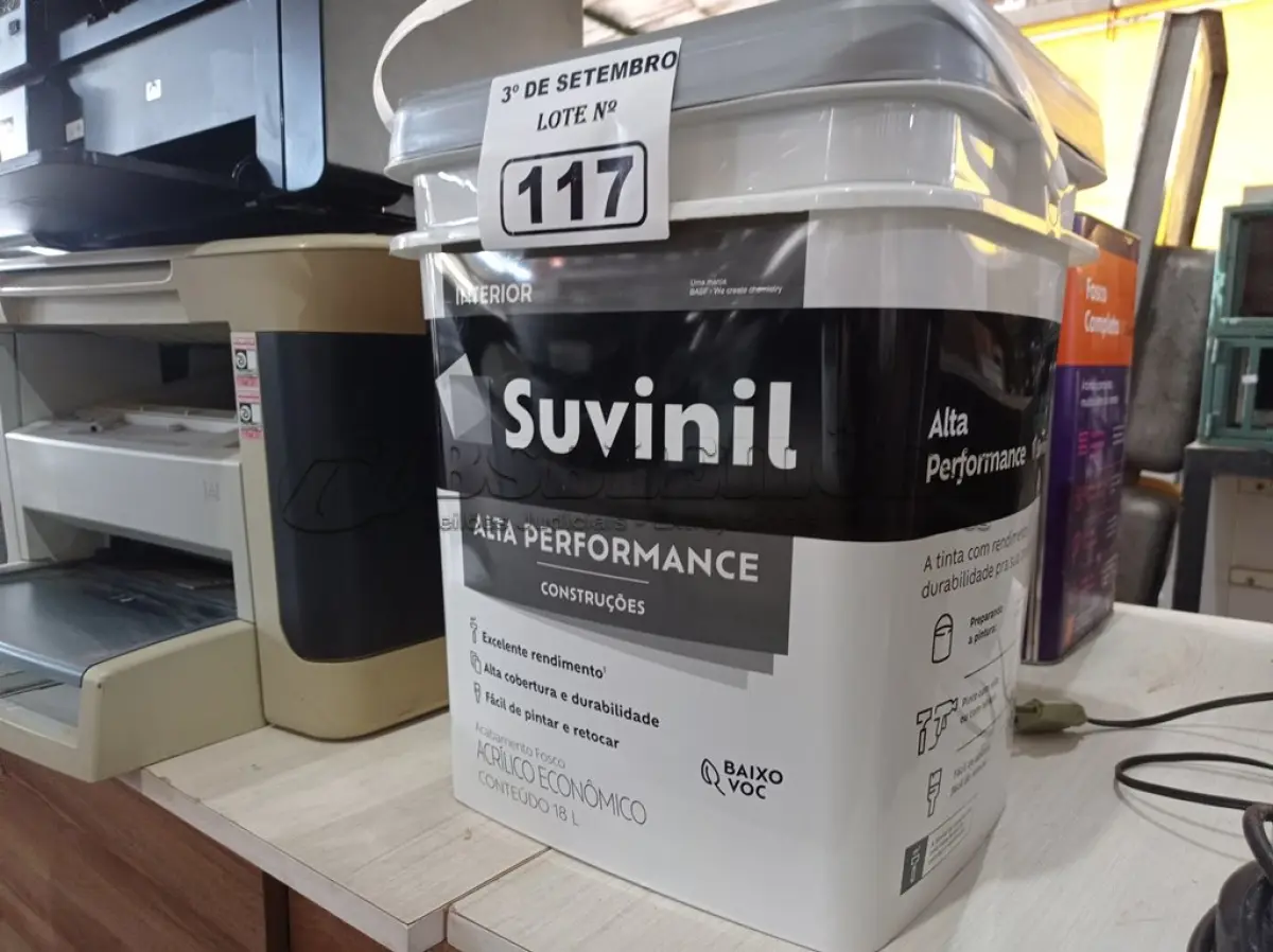 LOTE 117 - 01 BALDE DE TINTA SUVINIL INTERIORES ACRÍLICO FOSCO 18L NA COR FOSCO BRANCO. (NO ESTADO) ATENÇÃO! FAZER A VISITAÇÃO ANTES DE ARREMATAR, NÃO SABEMOS SE FUNCIONA. LEILÃO NÃO TEM GARANTIA E NEM DEVOLUÇÃO, SUJEITO A POSSÍVEIS AVARIAS VISÍVEIS/OCULTAS E/OU AUSÊNCIA DE COMPONENTES.