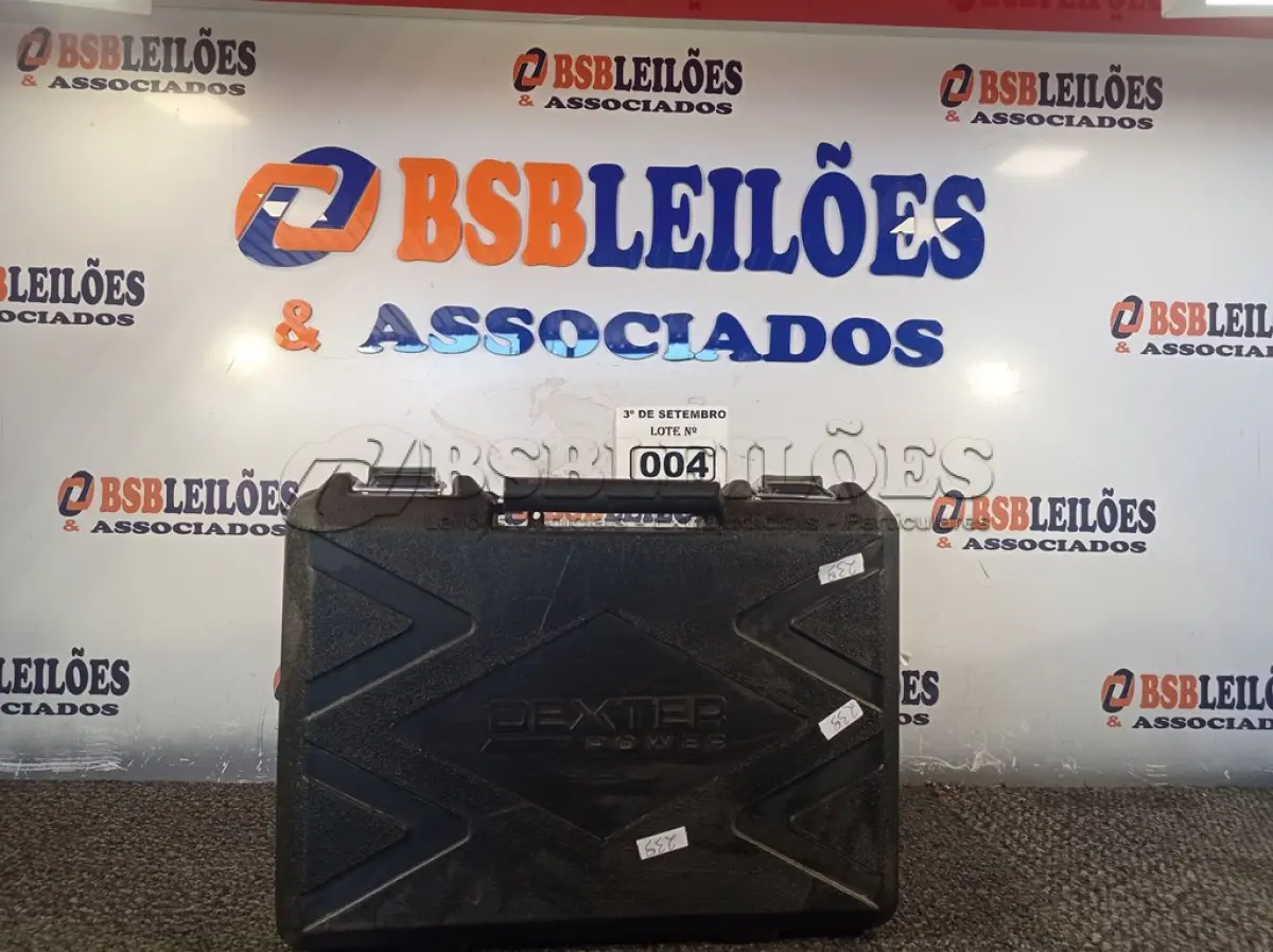LOTE 004 - 01 SERRA TICO-TICO MARCA DEXTER 220V. (NO ESTADO) ATENÇÃO! FAZER A VISITAÇÃO ANTES DE ARREMATAR, NÃO SABEMOS SE FUNCIONA. LEILÃO NÃO TEM GARANTIA E NEM DEVOLUÇÃO, SUJEITO A POSSÍVEIS AVARIAS VISÍVEIS/OCULTAS E/OU AUSÊNCIA DE COMPONENTES.