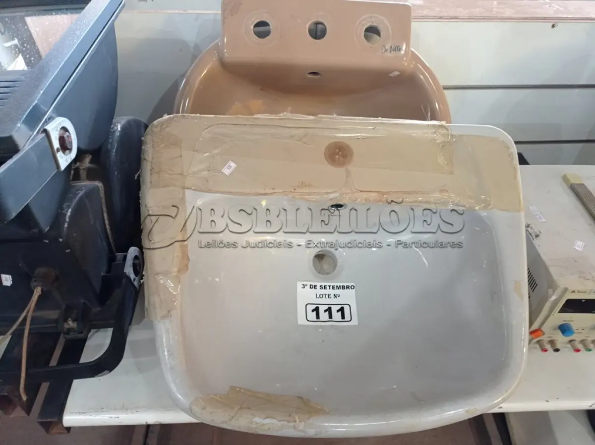 LOTE 111 - 02 CUBAS MARCAS E MODELOS DIVERSOS. (NO ESTADO) ATENÇÃO! FAZER A VISITAÇÃO ANTES DE ARREMATAR, NÃO SABEMOS SE FUNCIONA. LEILÃO NÃO TEM GARANTIA E NEM DEVOLUÇÃO, SUJEITO A POSSÍVEIS AVARIAS VISÍVEIS/OCULTAS E/OU AUSÊNCIA DE COMPONENTES.