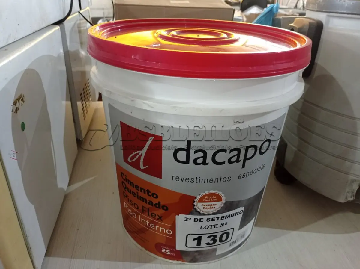 LOTE 130 - 01 BALDE DE CIMENTO QUEIMADO DACAPÓ 25KG. (NO ESTADO) ATENÇÃO! FAZER A VISITAÇÃO ANTES DE ARREMATAR, NÃO SABEMOS SE FUNCIONA. LEILÃO NÃO TEM GARANTIA E NEM DEVOLUÇÃO, SUJEITO A POSSÍVEIS AVARIAS VISÍVEIS/OCULTAS E/OU AUSÊNCIA DE COMPONENTES.