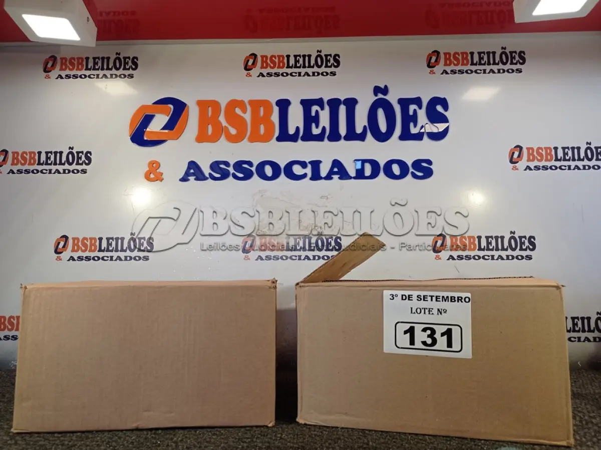 LOTE 131 - 02 CAIXAS COM FRASCOS DE ÁLCOOL EM GEL 70% COM 12 UNIDADES CADA. (NO ESTADO) ATENÇÃO! FAZER A VISITAÇÃO ANTES DE ARREMATAR, NÃO SABEMOS SE FUNCIONA. LEILÃO NÃO TEM GARANTIA E NEM DEVOLUÇÃO, SUJEITO A POSSÍVEIS AVARIAS VISÍVEIS/OCULTAS E/OU AUSÊNCIA DE COMPONENTES.