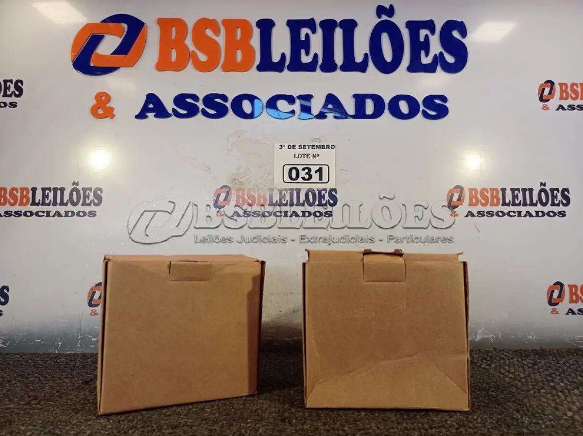 LOTE 031 - 02 AUTOTRANSFORMADORES DE 1200VA. (NO ESTADO) ATENÇÃO! FAZER A VISITAÇÃO ANTES DE ARREMATAR, NÃO SABEMOS SE FUNCIONA. LEILÃO NÃO TEM GARANTIA E NEM DEVOLUÇÃO, SUJEITO A POSSÍVEIS AVARIAS VISÍVEIS/OCULTAS E/OU AUSÊNCIA DE COMPONENTES.