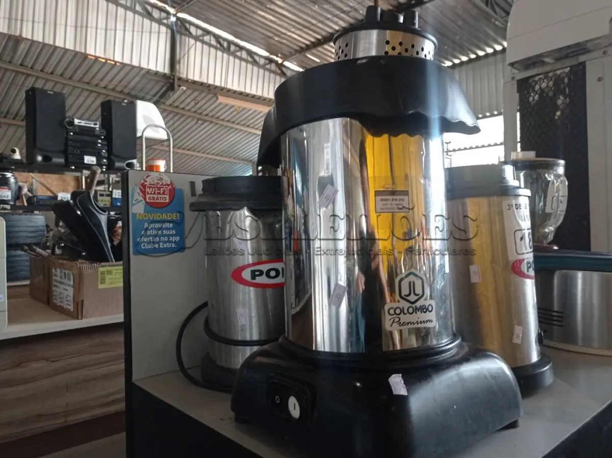 LOTE 187 - 05 BASES DE LIQUIDIFICADOR INDUSTRIAL MARCAS E MODELOS DIVERSOS. (NO ESTADO) ATENÇÃO! FAZER A VISITAÇÃO ANTES DE ARREMATAR, NÃO SABEMOS SE FUNCIONA. LEILÃO NÃO TEM GARANTIA E NEM DEVOLUÇÃO, SUJEITO A POSSÍVEIS AVARIAS VISÍVEIS/OCULTAS E/OU AUSÊNCIA DE COMPONENTES.