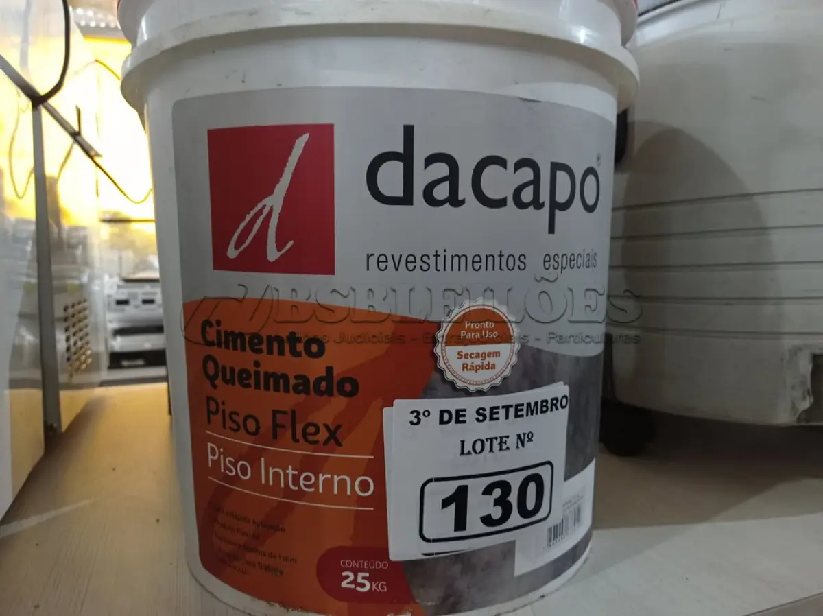 LOTE 130 - 01 BALDE DE CIMENTO QUEIMADO DACAPÓ 25KG. (NO ESTADO) ATENÇÃO! FAZER A VISITAÇÃO ANTES DE ARREMATAR, NÃO SABEMOS SE FUNCIONA. LEILÃO NÃO TEM GARANTIA E NEM DEVOLUÇÃO, SUJEITO A POSSÍVEIS AVARIAS VISÍVEIS/OCULTAS E/OU AUSÊNCIA DE COMPONENTES.